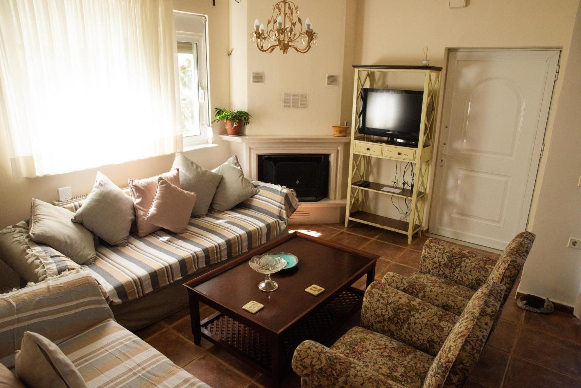 The Early Bird - Cosy 2-Floor House With Garden Villa Alexandroupoli Exterior photo